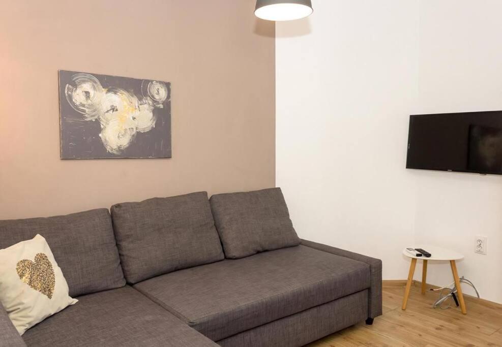 Modern Bright Apartment Close To City Center And Grand Mall Varna ภายนอก รูปภาพ