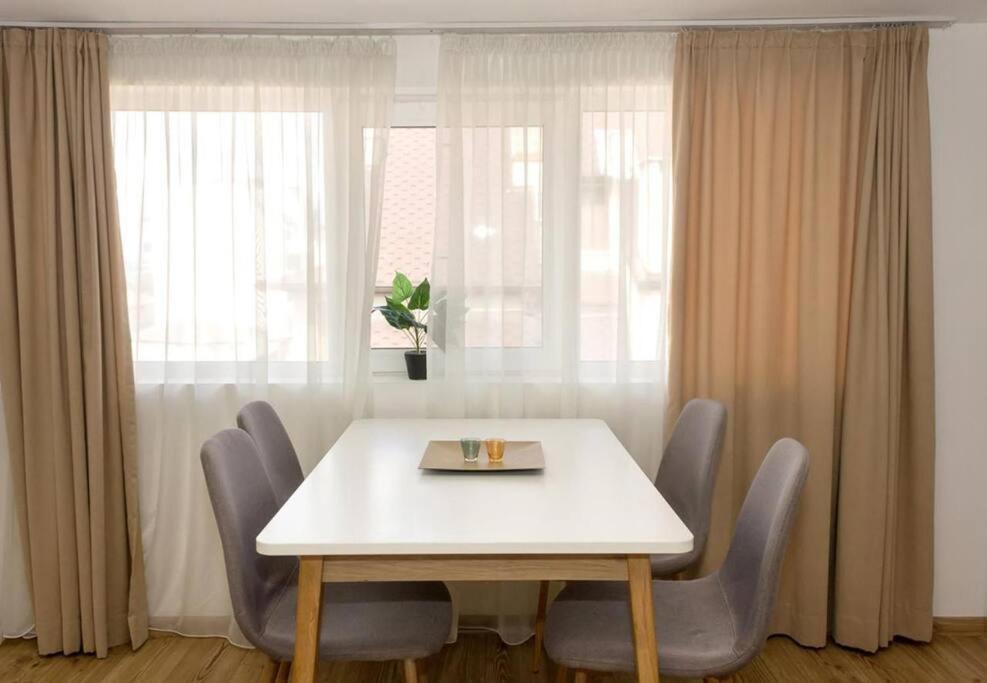 Modern Bright Apartment Close To City Center And Grand Mall Varna ภายนอก รูปภาพ