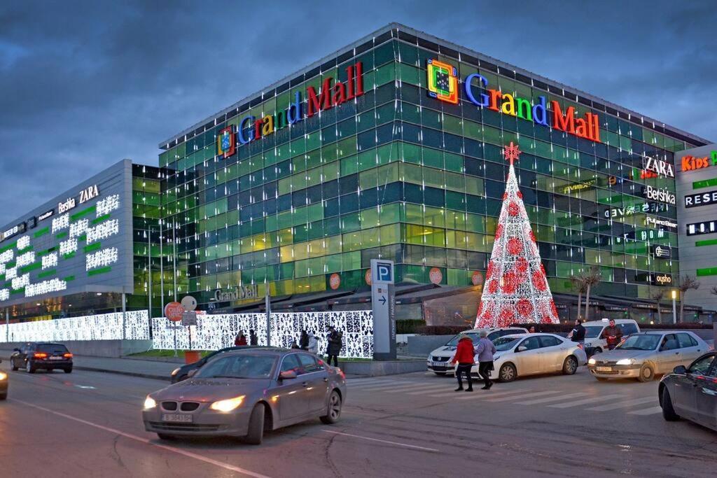 Modern Bright Apartment Close To City Center And Grand Mall Varna ภายนอก รูปภาพ