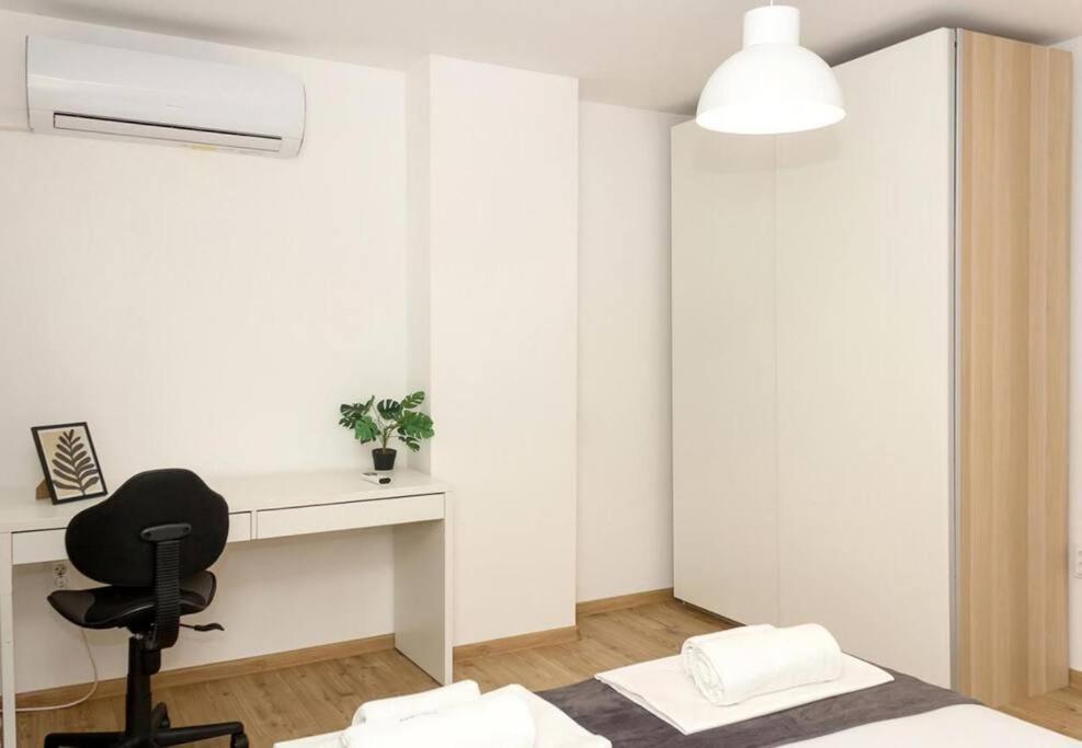 Modern Bright Apartment Close To City Center And Grand Mall Varna ภายนอก รูปภาพ