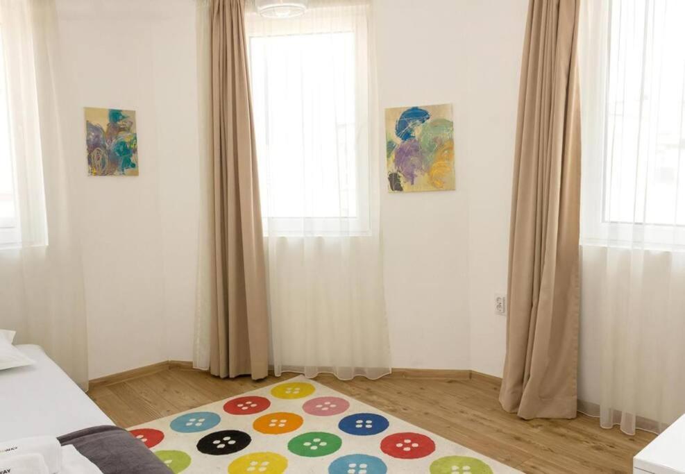 Modern Bright Apartment Close To City Center And Grand Mall Varna ภายนอก รูปภาพ