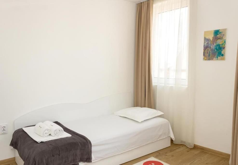 Modern Bright Apartment Close To City Center And Grand Mall Varna ภายนอก รูปภาพ