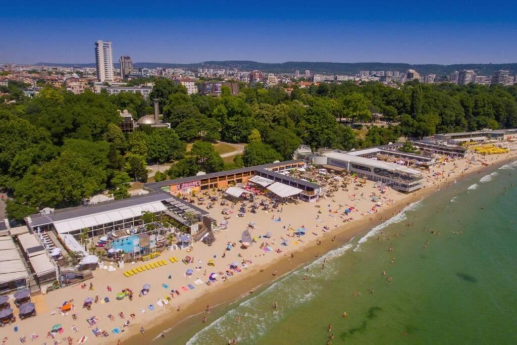 Modern Bright Apartment Close To City Center And Grand Mall Varna ภายนอก รูปภาพ